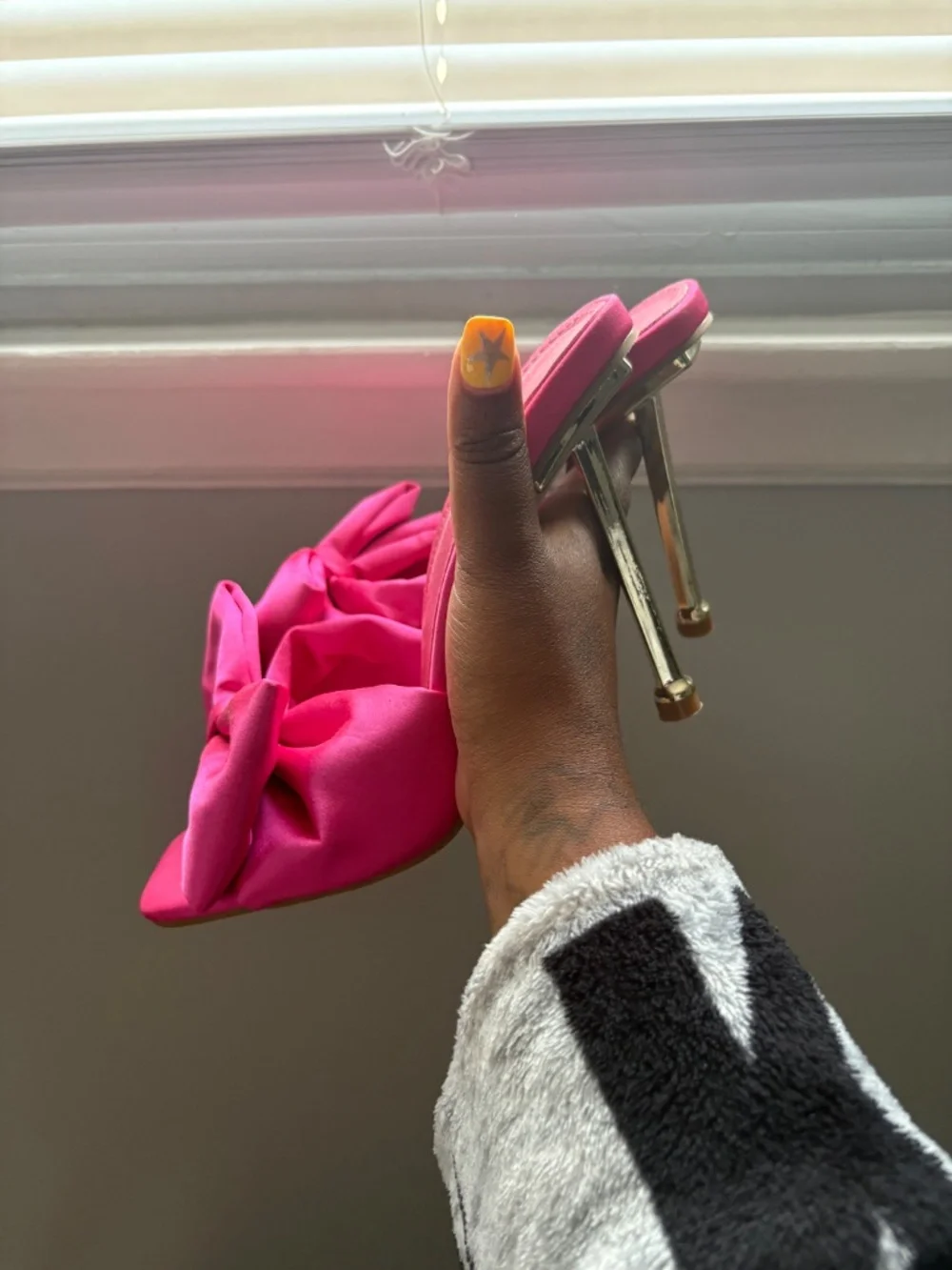 Pink bow heels